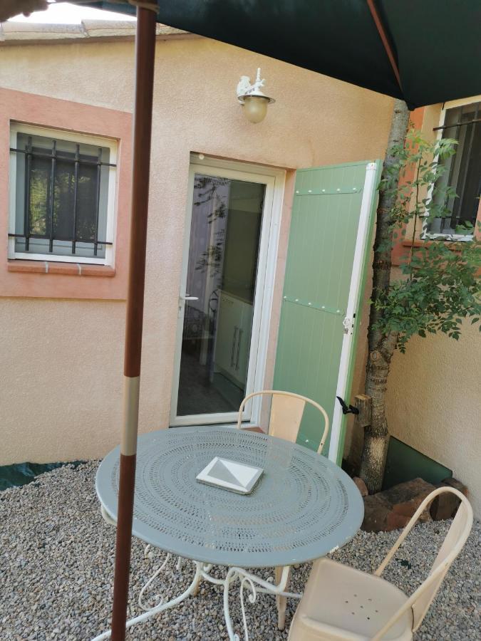 Studio De Charme En Provence, Piscine Et Jacuzzi Partages Льо Люк Екстериор снимка