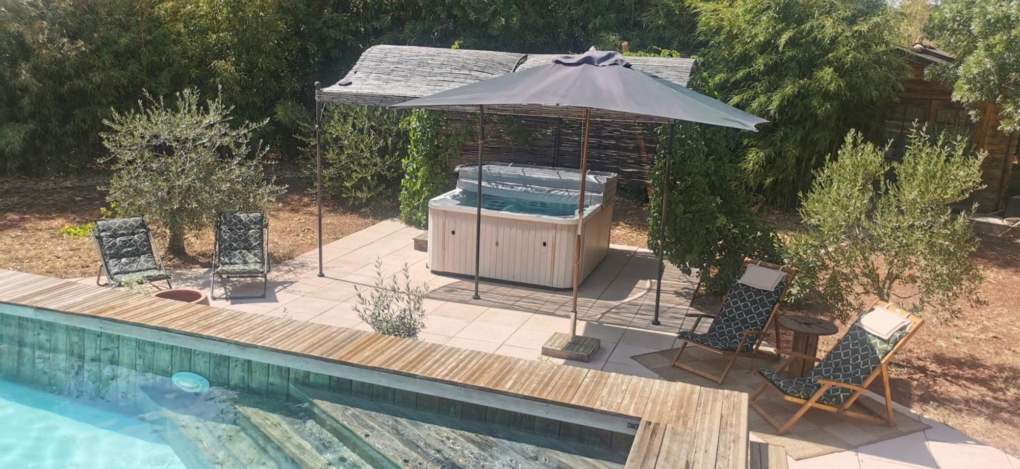 Studio De Charme En Provence, Piscine Et Jacuzzi Partages Льо Люк Екстериор снимка